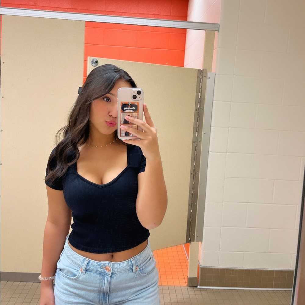 Meet your Posher, Roxy